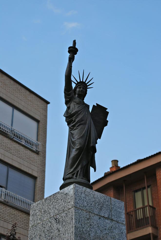 Estatua de la Libertad de Cenicero