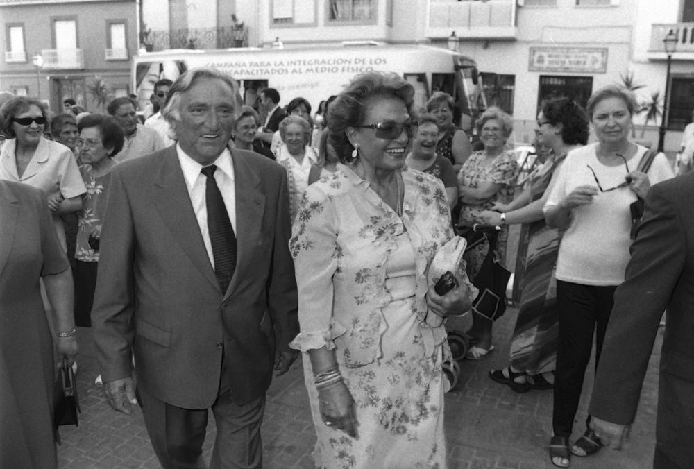 Hace 20 años Canet d'En Berenguer recibía a Carmen Sevilla e inauguraba un paseo con su nombre.