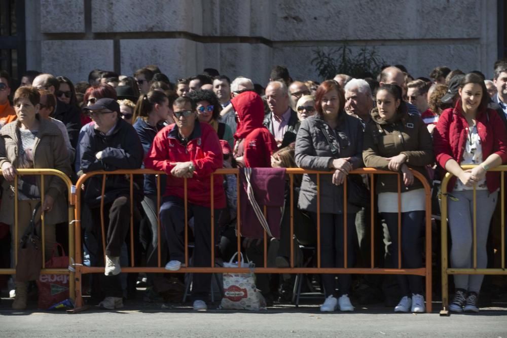 Búscate en la mascletà del 8 de marzo