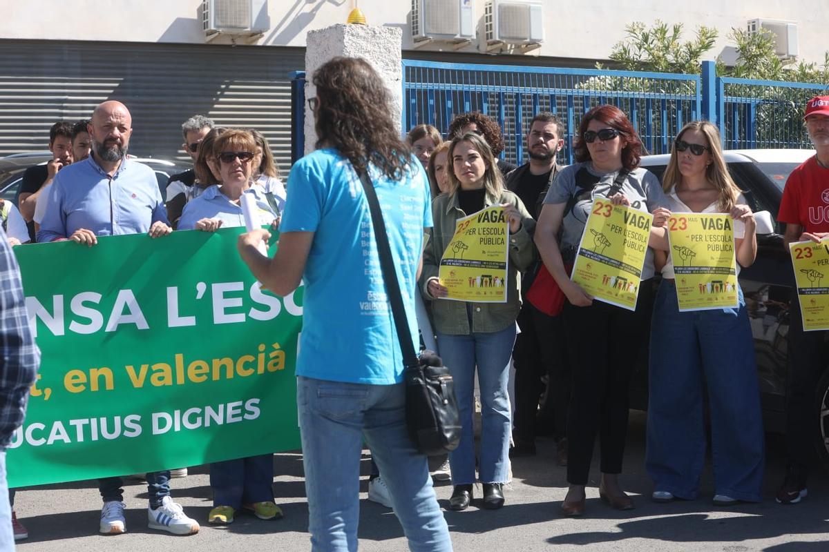 Protesta en el IES Las Lomas de Alicante, contra las políticas educativas del Consell