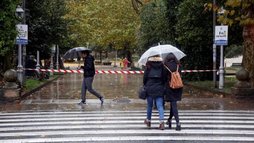 O tempo en Santiago: o Concello cerra hoxe varios parques da cidade por mor de grandes refachos de vento