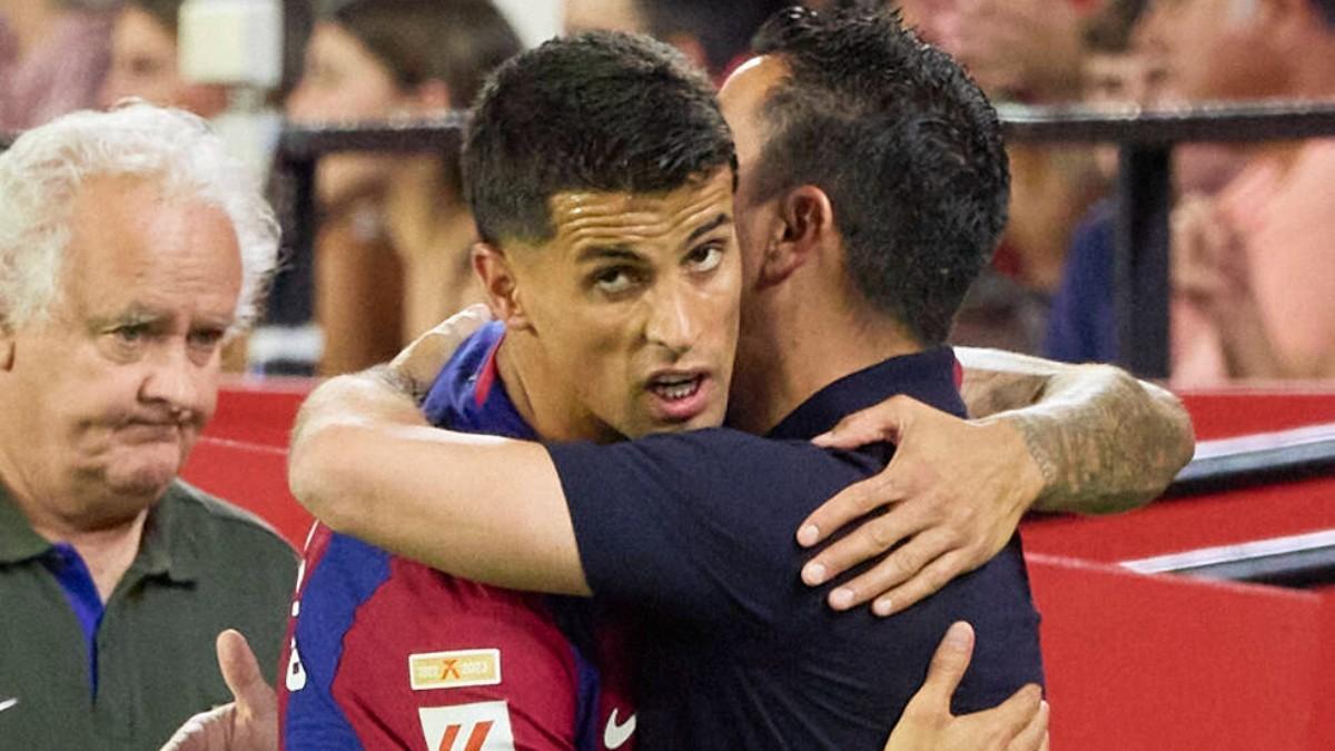 Cancelo se abrazó a Xavi