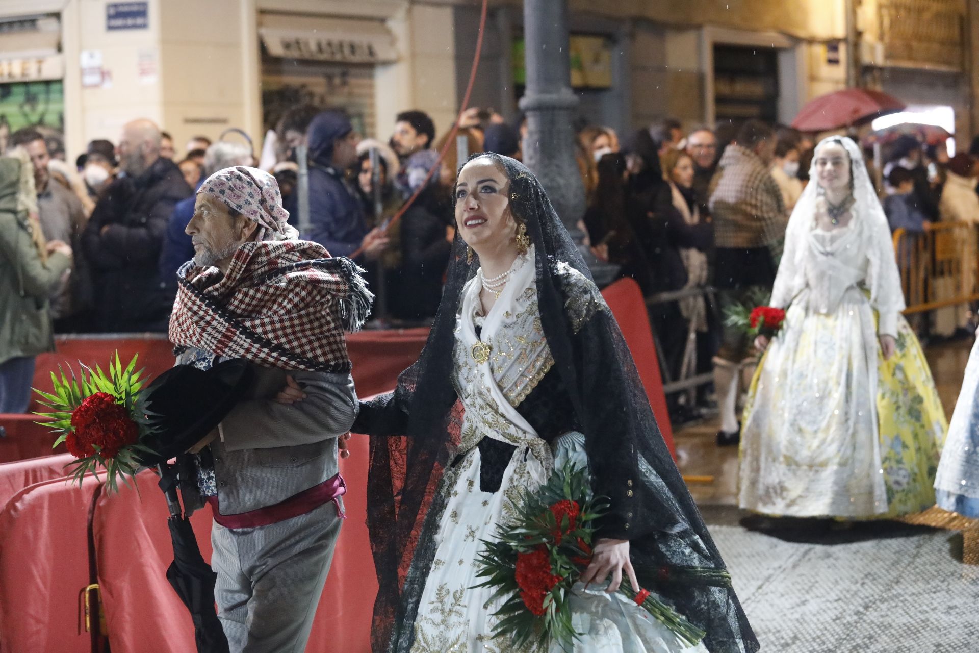 Búscate en el primer día de ofrenda por la calle Quart (entre las 20:00 a las 21:00 horas)