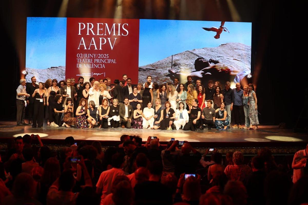 Foto de los premiados en la gala del Sindicato de Actores y Actrices Valencianos.