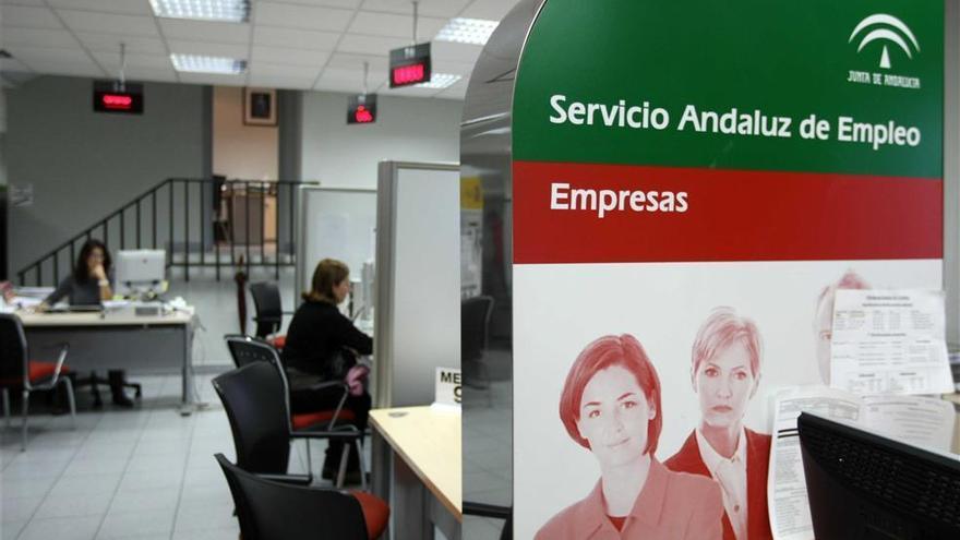 El paro aumentó en 23.759 personas en octubre en Andalucía