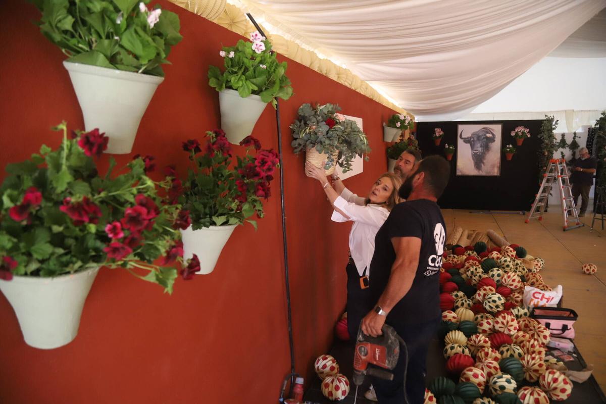 Casetas, calle del Infierno y calles principales ultiman detalles antes del gran día