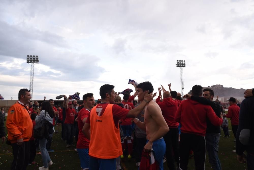 El Saguntino celebra el título de campeón