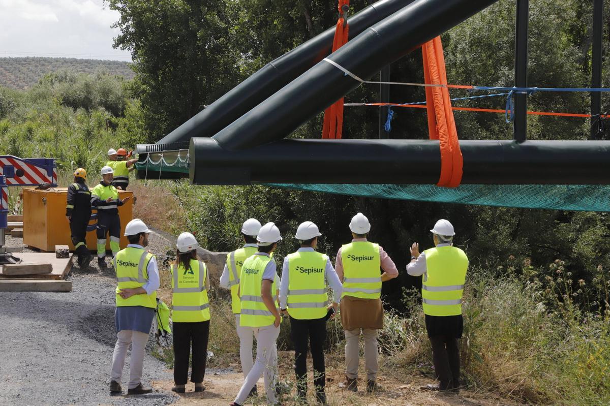 A.J.González Córdoba Obras puente de Alcolea urbanización El Sol colocación del tablero A.J.González Córdoba Obras puente de Alcolea urbanización El Sol colocación del tablero