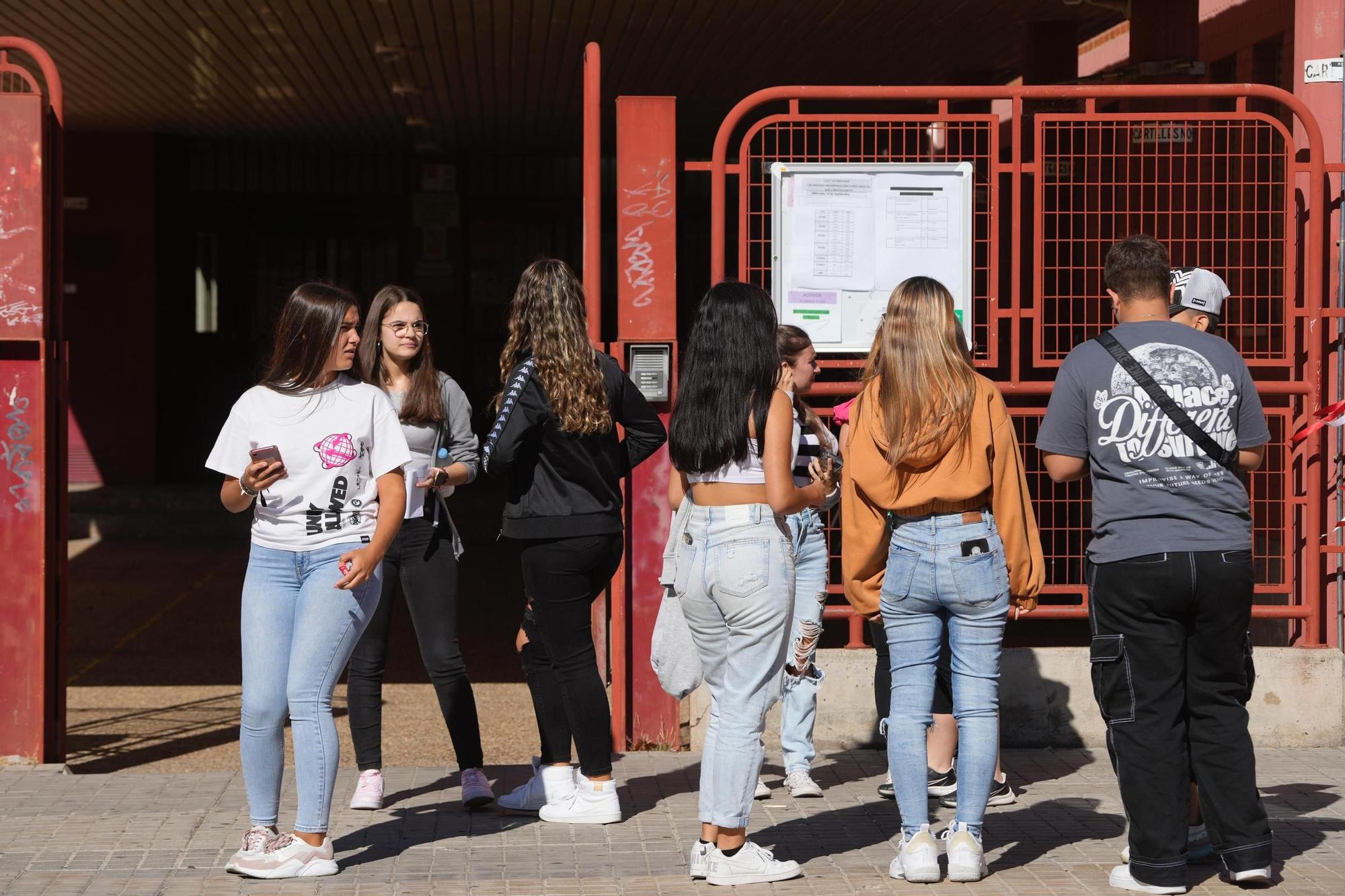 GALERÍA | Los alumnos de Zamora vuelven al instituto