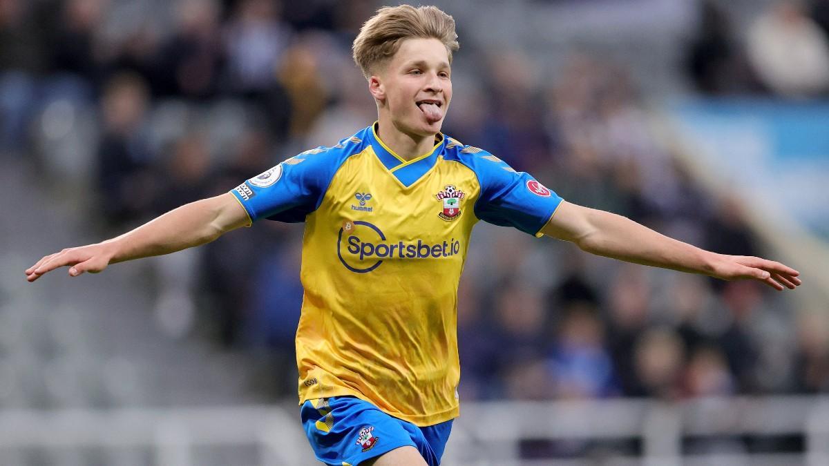 Jimmy-Jay Morgan celebra un gol con el Southampton