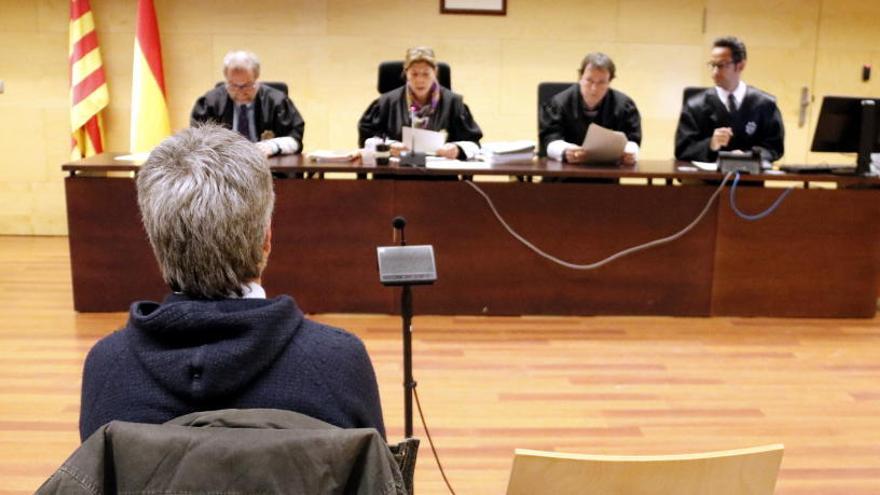 L&#039;acusat, durant la celebració del judici.