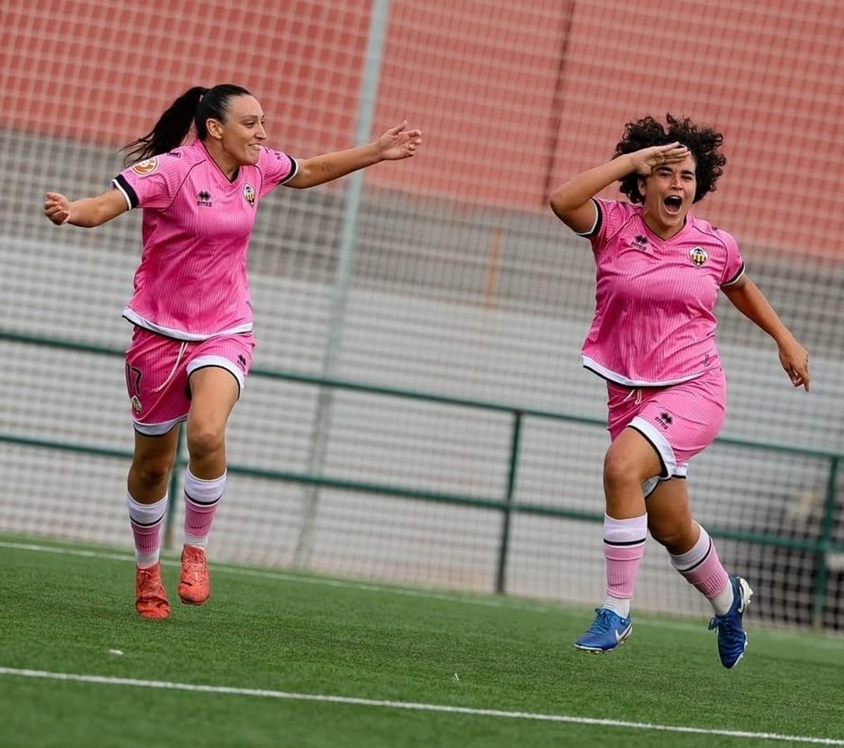 Nerea Vicente celebra un gol, esta temporada, con el Castellón.