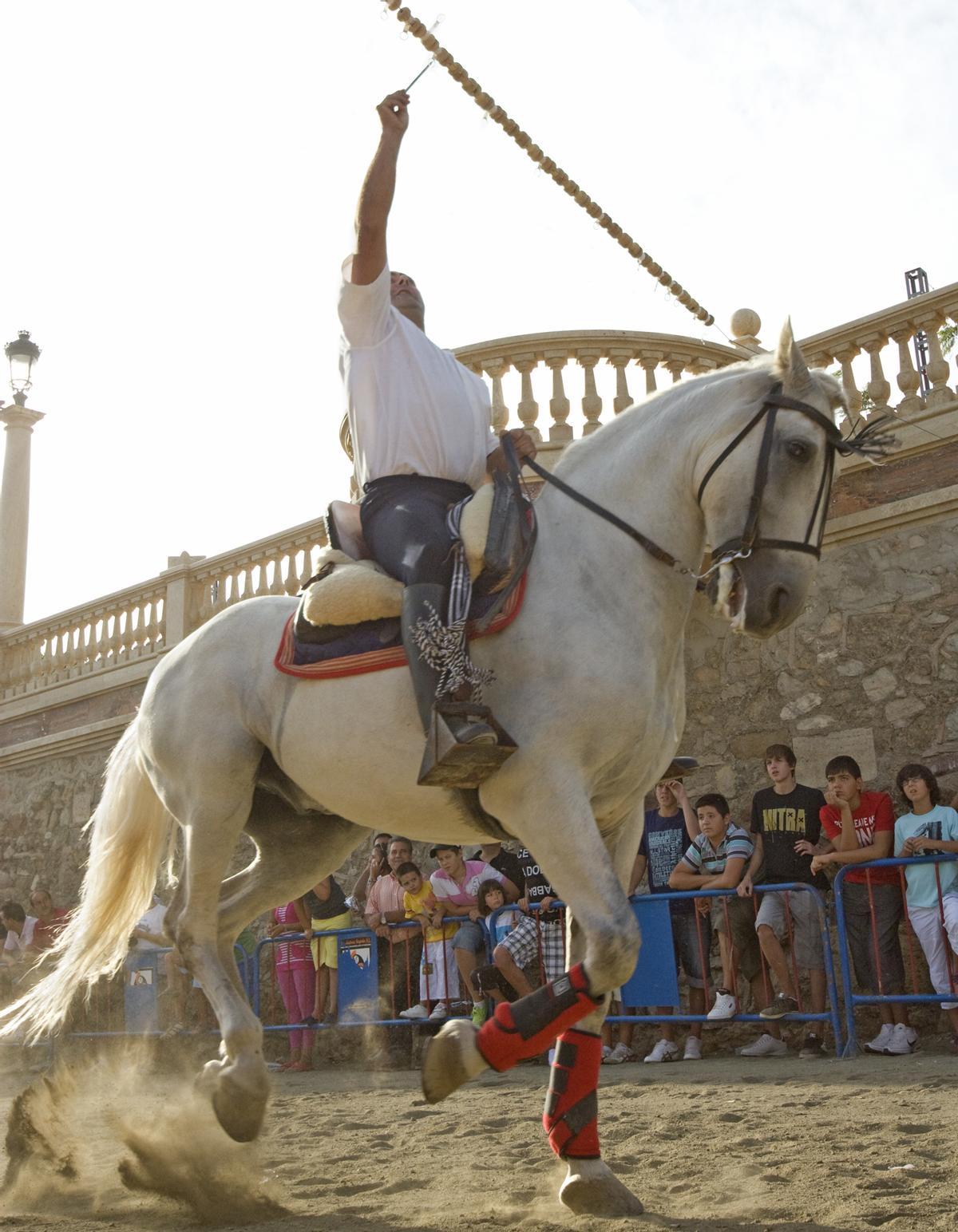 Uno de los actos más vistosos del programa será la Carrera de Cintas a Caballo