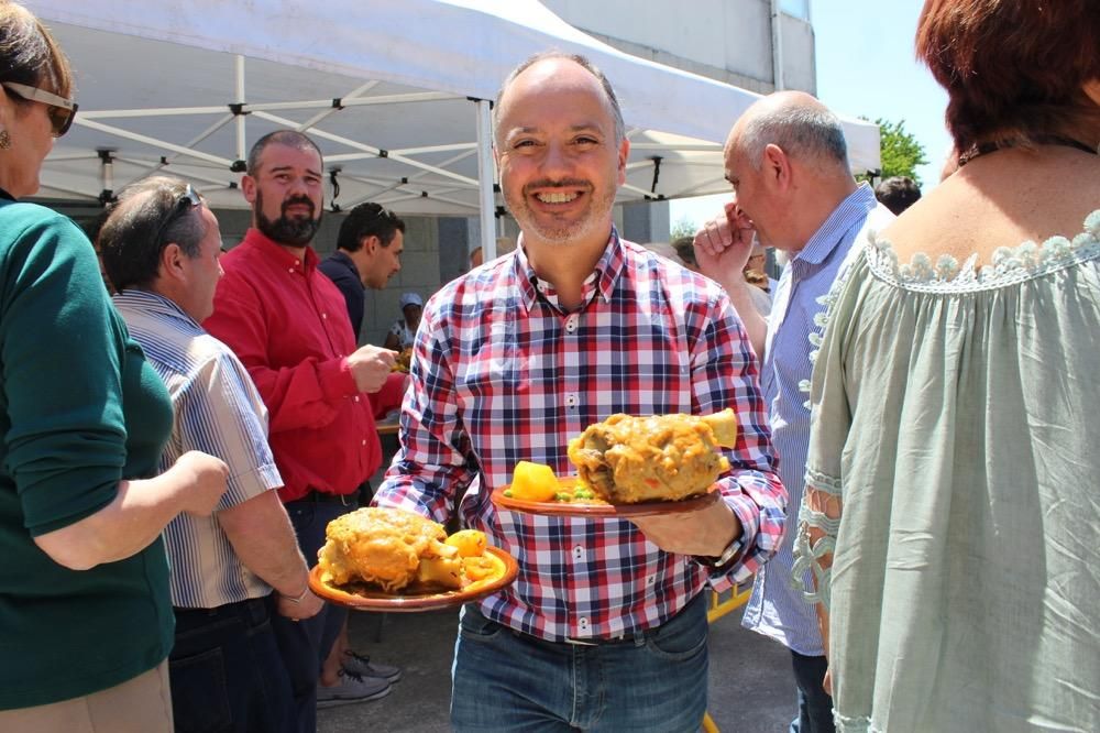 La XVIII edición de la fiesta gastronómica coincide con la celebración del Concurso-Exposición de Espantallos na Ruta do Río Barbeira.