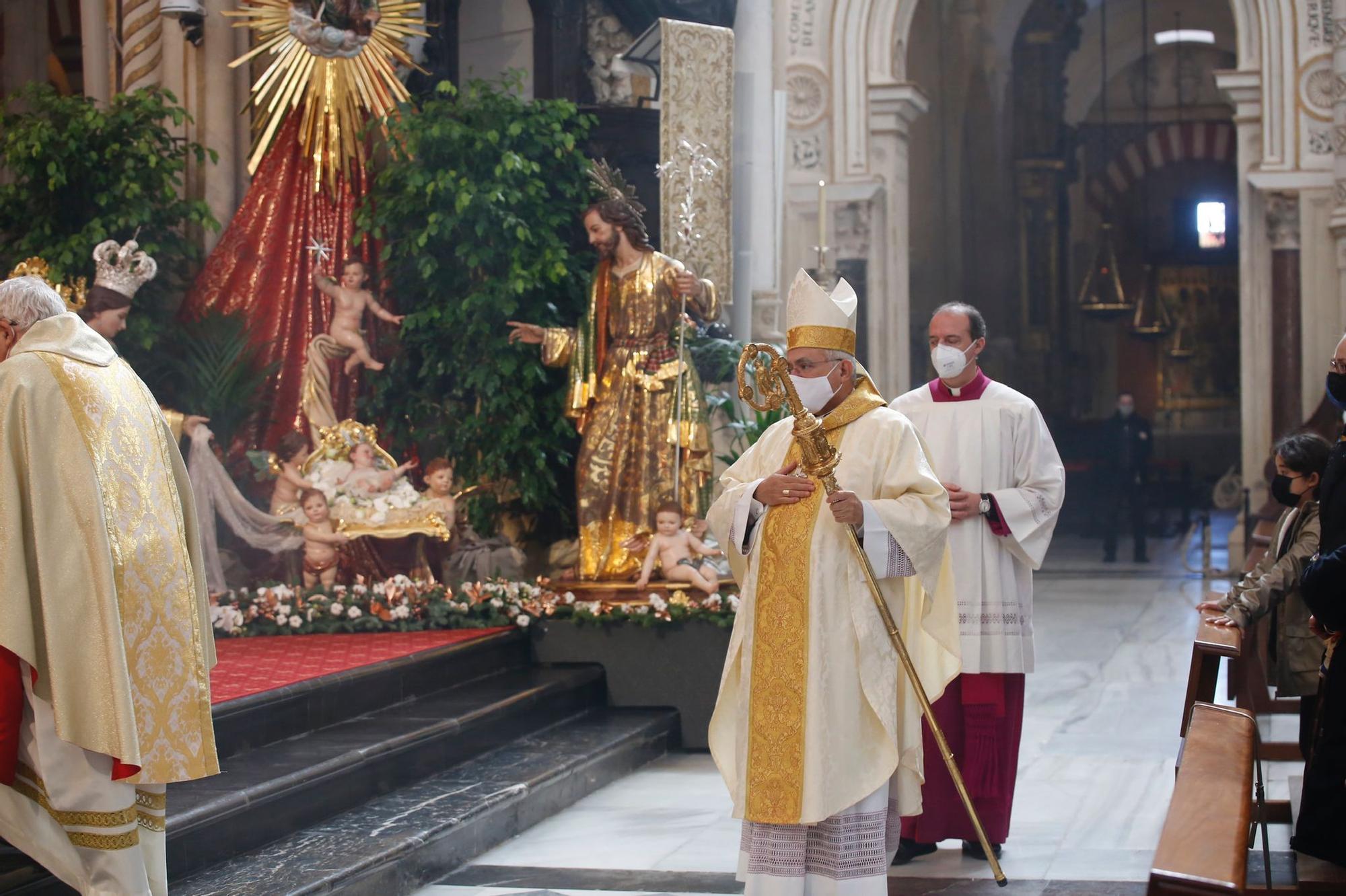 El obispo de Córdoba preside la Misa de Año Nuevo en la catedral