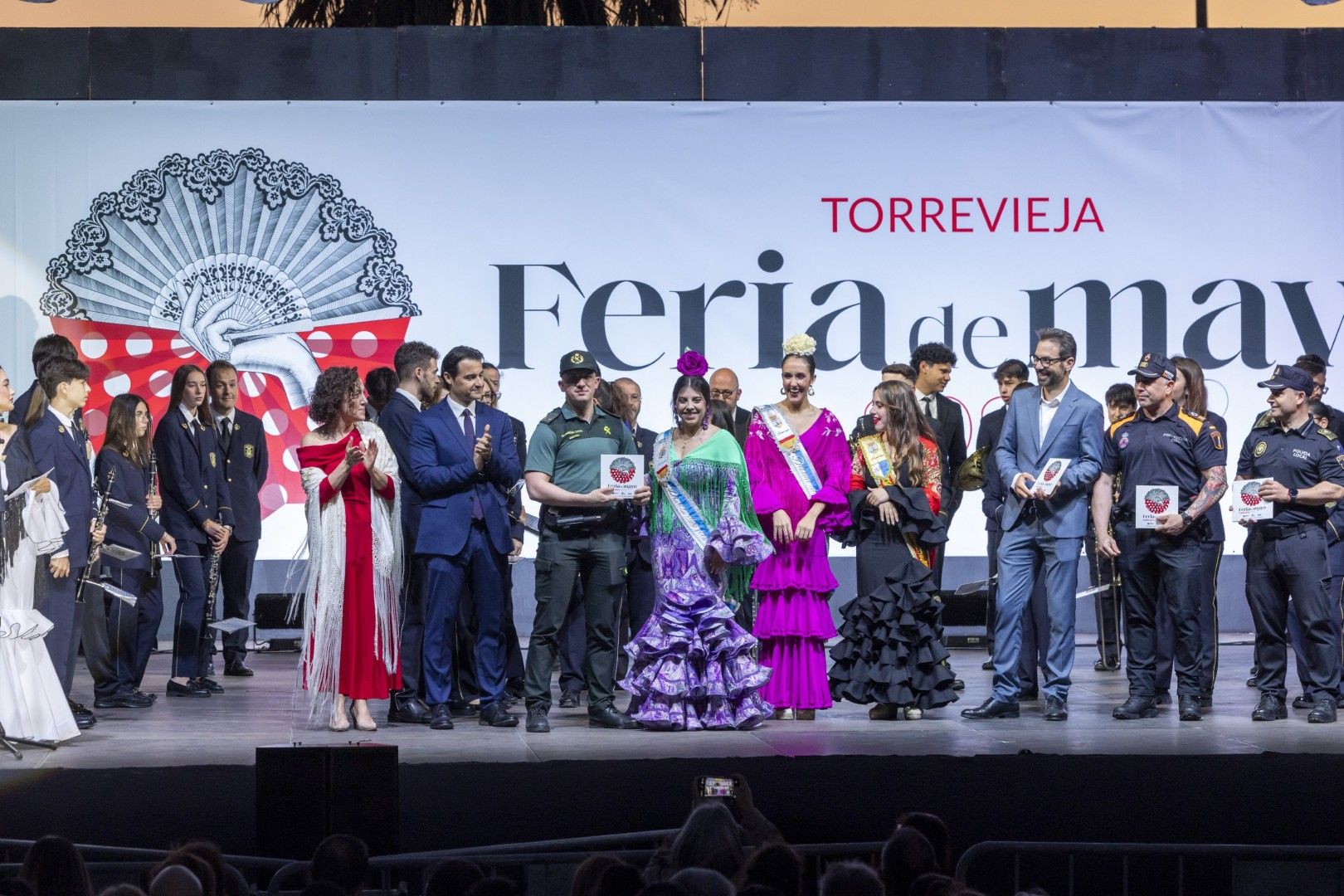 Por sevillanas en la Feria de Mayo de Torrevieja 2025