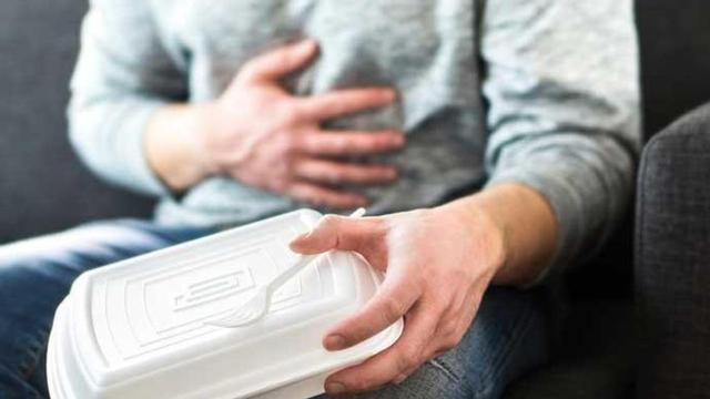 Una persona afectada con salmonella.