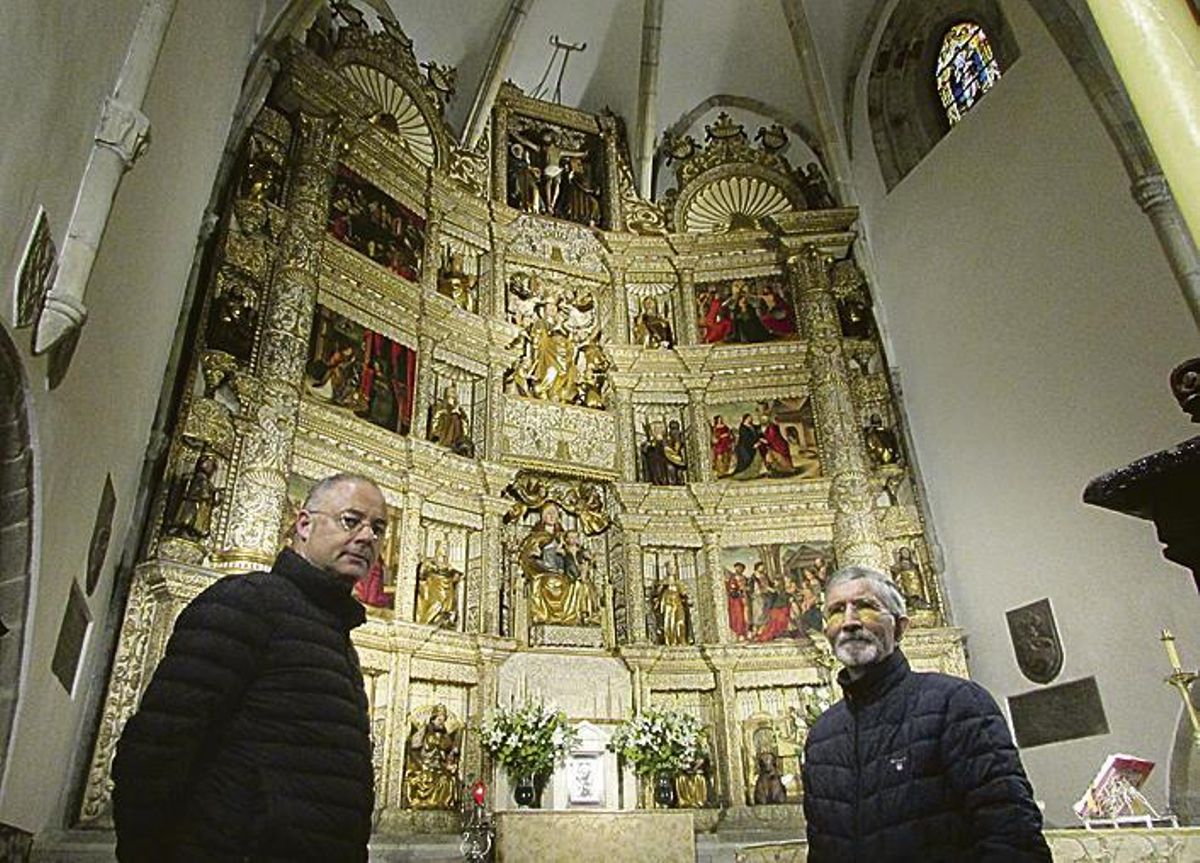 El retablo de la basílica de Llanes.