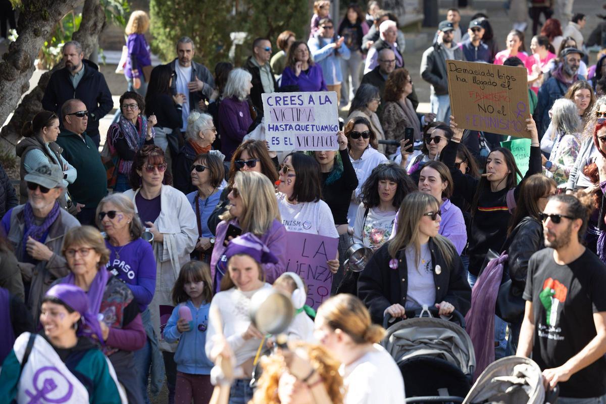 Galería: todas las imágenes de la concentración en Ibiza por el Día internacional de la Mujer