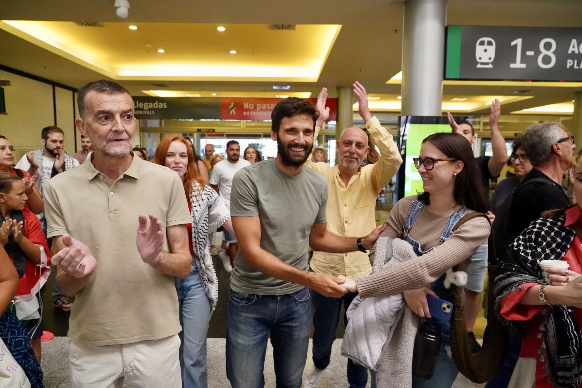 Los malagueños de la flotilla retenidos por Israel vuelven a casa
