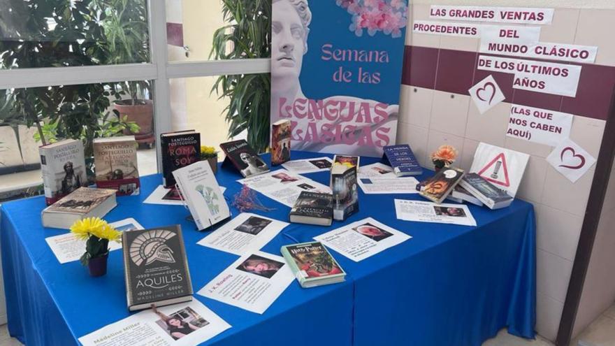 Una exposición dedicada a las Lenguas Clásicas en el instituto IES O Castro, en 2024 |  IES O Castro