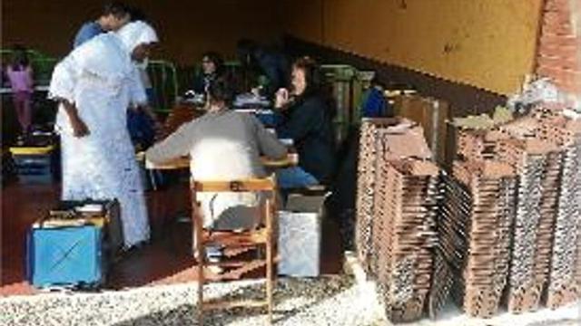 Els veïns de Celrà ja van començar a recollir els seus "kits".