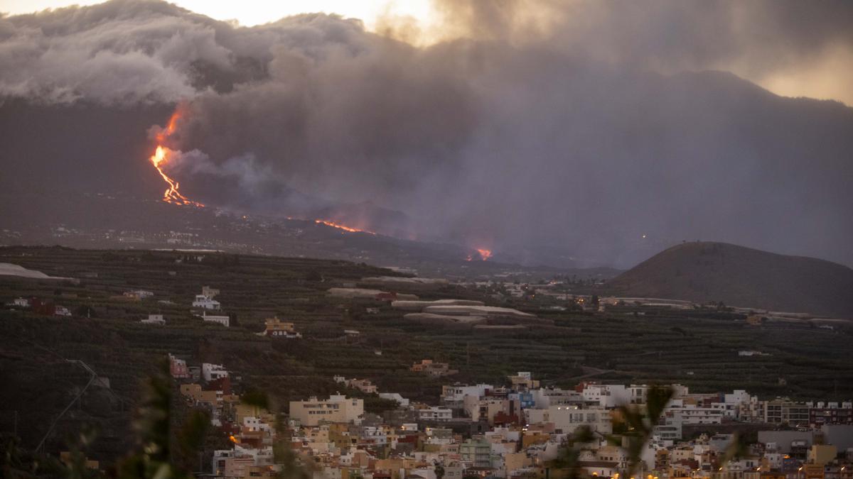 Vulkanausbruch auf La Palma: Die Lava fließt ins Meer