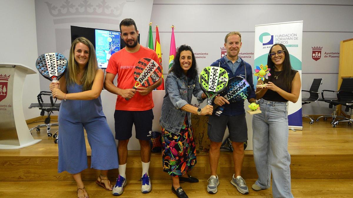 Pádel solidario en Plasencia para ayudar a personas con enfermedad mental.