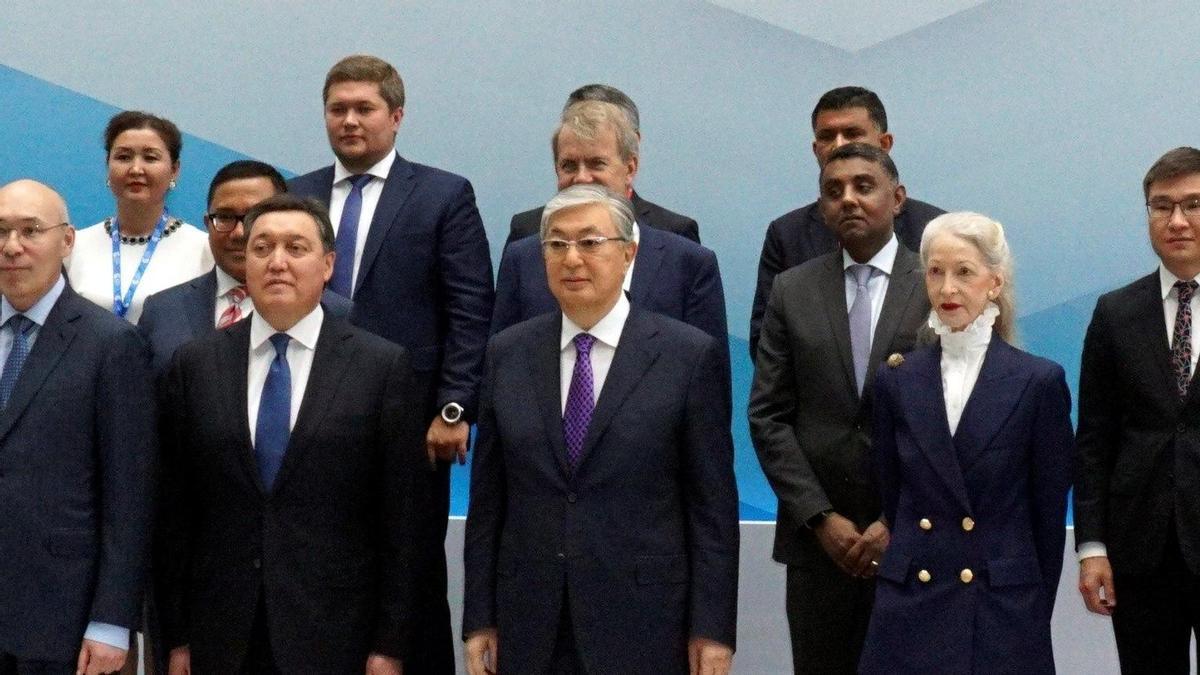 El presidente de Kazajistán propone adelantar los comicios presidenciales previstos para 2024.