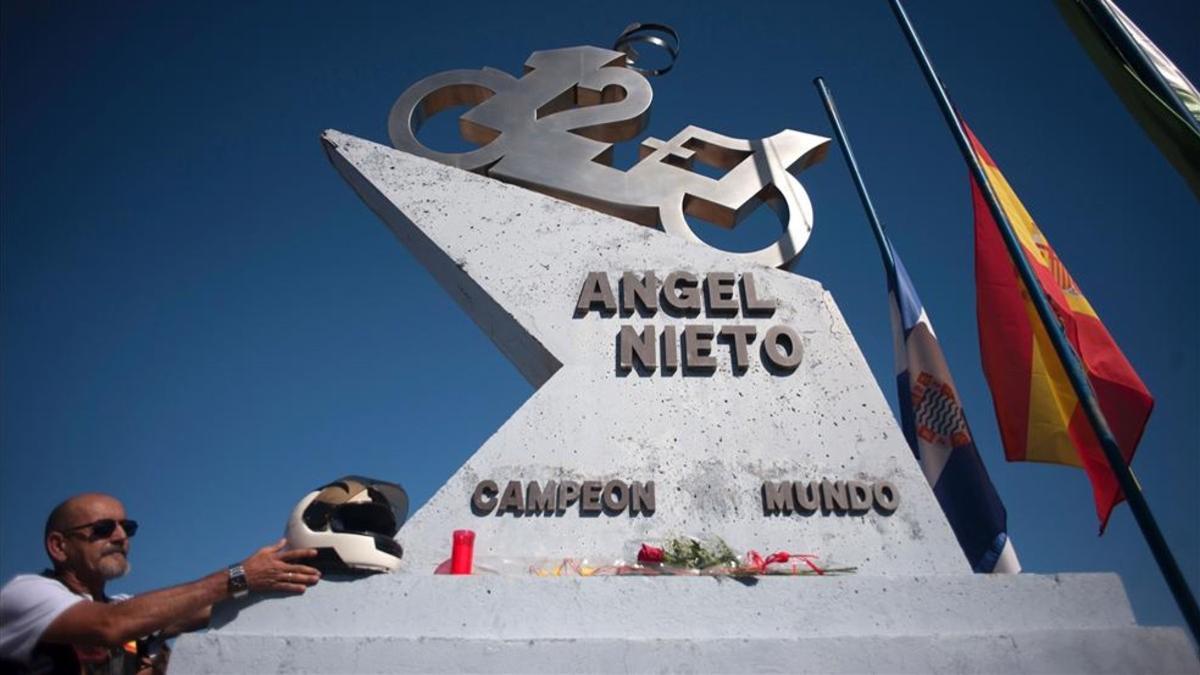 Monumento a Angel Nieto en el circuito de Jerez