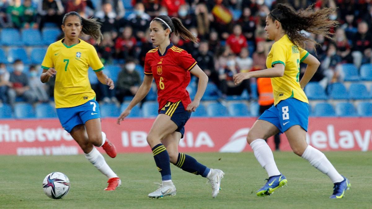 Aitana Bonmatí, durante el encuentro ante Brasil