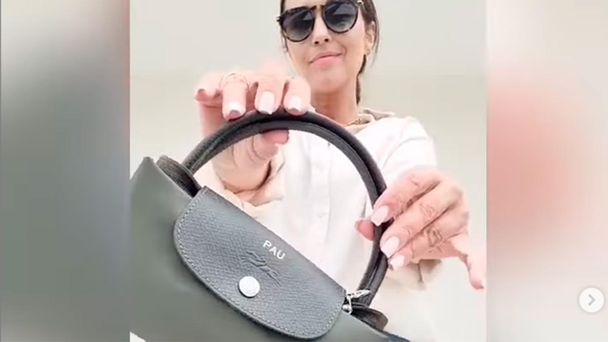 El bolso &#039;mágico&#039; y &#039;convertible&#039; de Paula Echevarría que arrasa: &quot;¿Cuántos bolsos puedo llevar&quot;