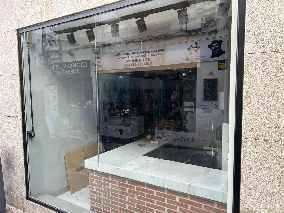 El interior del establecimiento en Cáceres completamente vacío.