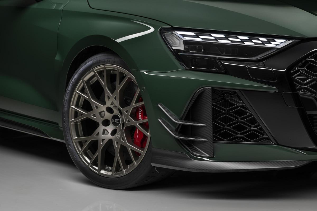 El RS 3 competition limited introduce por primera vez en este modelo una suspensión coilover ajustable