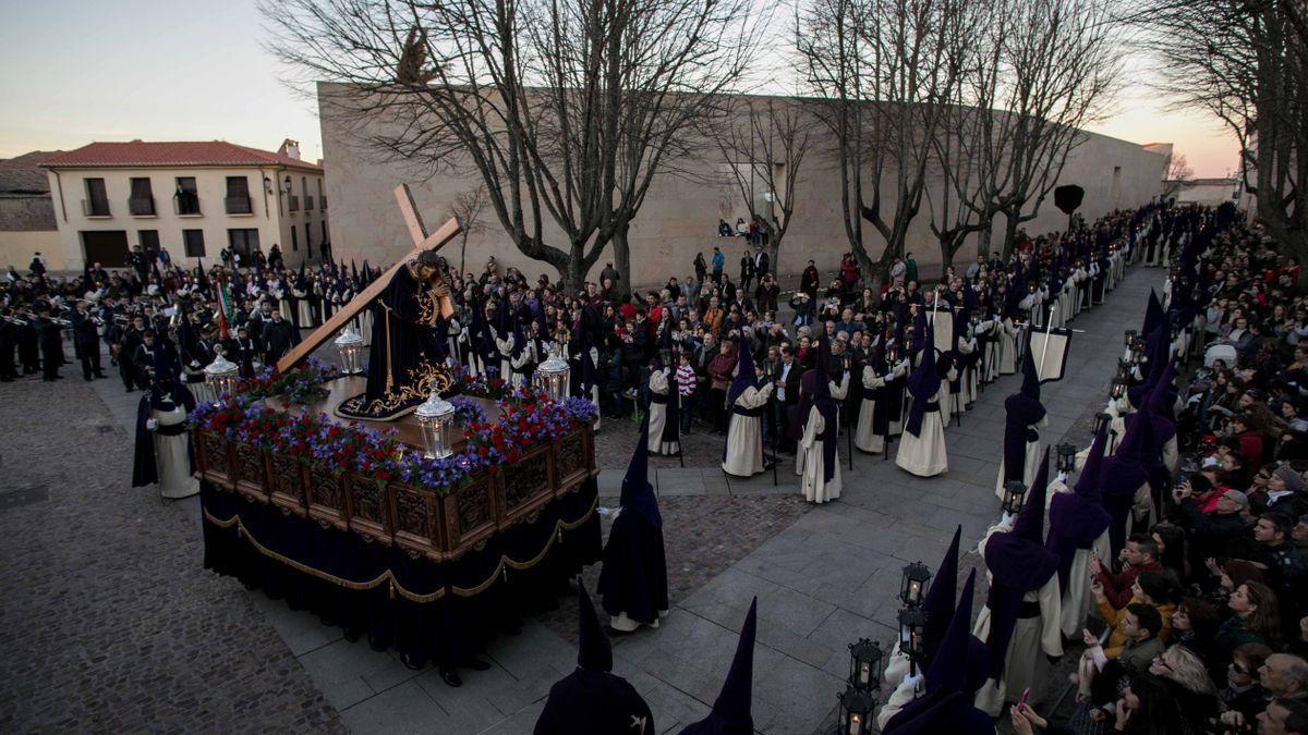 Procesión del Vía Crucis en la Semana Santa de Zamora.
