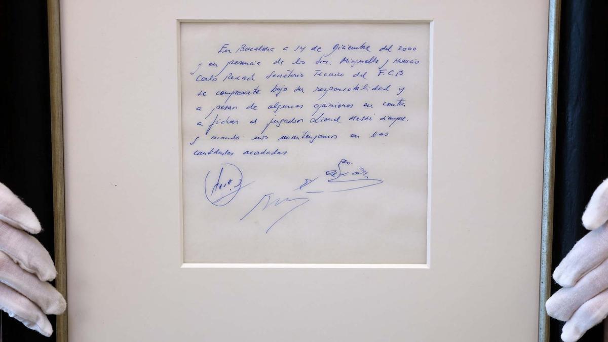 La servilleta con el primer contrato de Messi sale a subasta en Londres por 350.000 euros