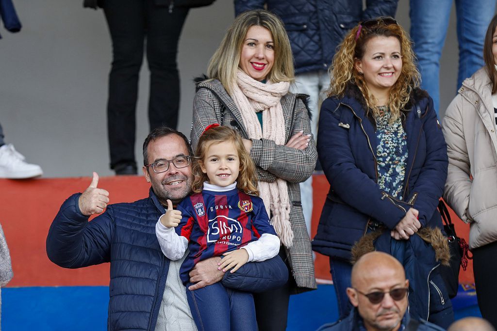 Encuentro de Copa del Rey entre el Rayo Vallecano y el Yeclano, en imágenes