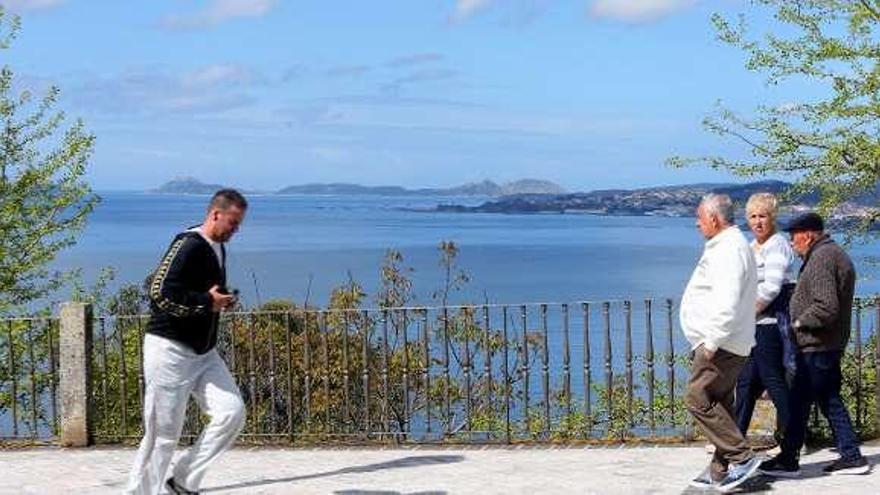 Vista de la ría de Vigo, ayer, desde A Guía. // Marta G. Brea