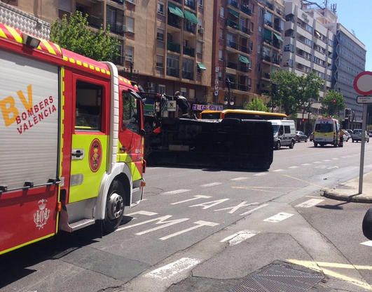 Cuatro heridos en un accidente en la avenida del Cid de Valencia