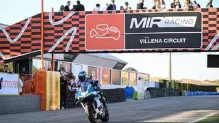 Álex Márquez hace vibrar a sus seguidores en el Circuito de Villena