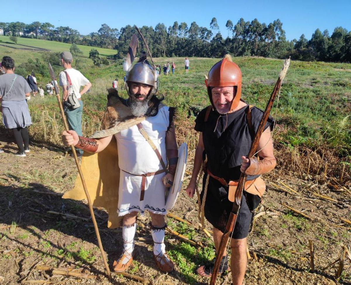 La excavación en el castro de Mohías descubre una calle y una nueva cabaña