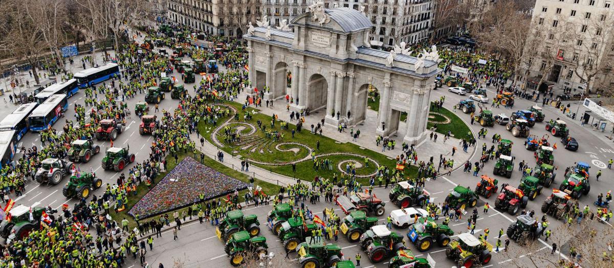 Una tractorada pren el centre de Madrid i pressiona les grans organitzacions