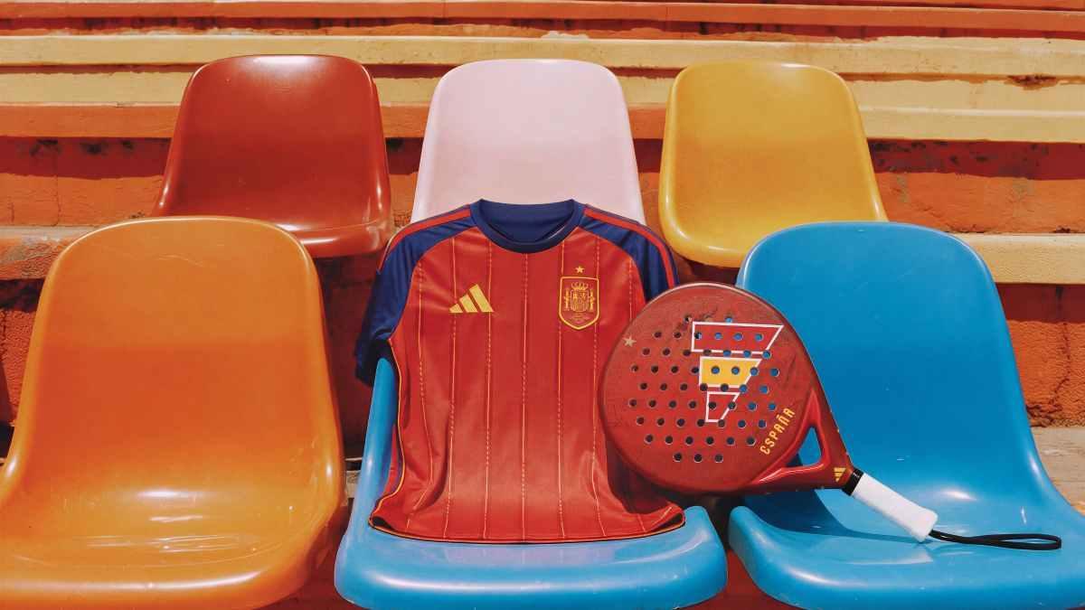 La pala y la camiseta de España