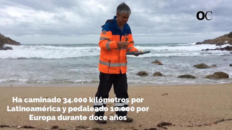 Martin Hutchinson y su perro 'Starsky', en A Coruña para luchar por el medio ambiente