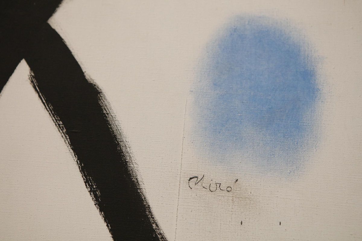 Allein im Es Baluard finden Sie Mirós blauen Fleck auf 18 Werken.