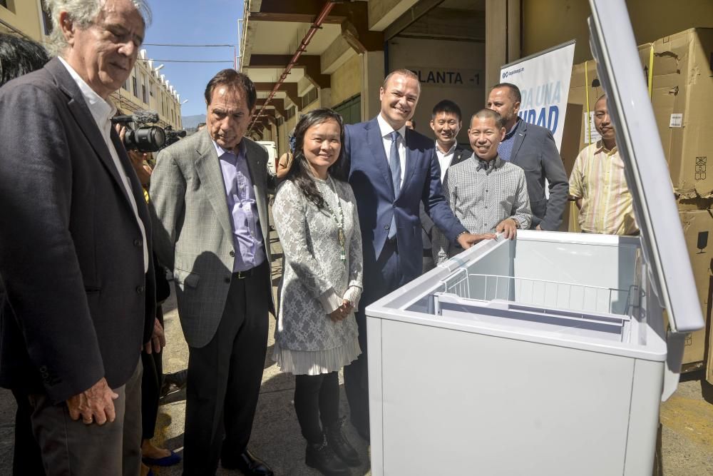 LAS PALMAS DE GRAN CANARIA A 16/05/2017.Entrega de congeladores a ONGs que reparten alimentos. Lugar en la  Favorita. FOTO: J. PÉREZ CURBELO