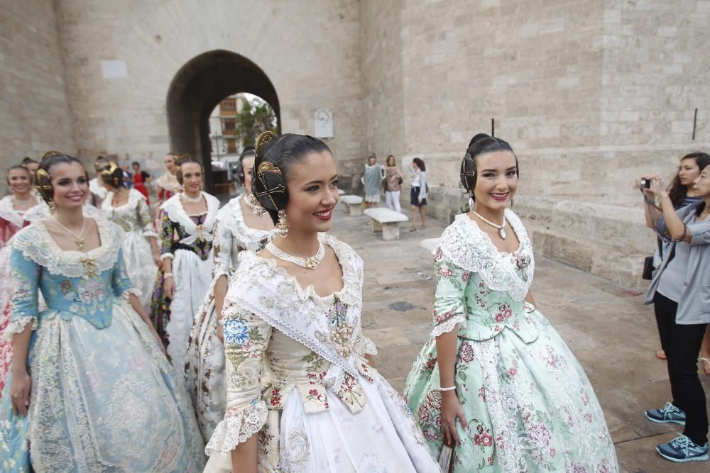 Las candidatas a fallera mayor ensayan la Proclamación y la Crida