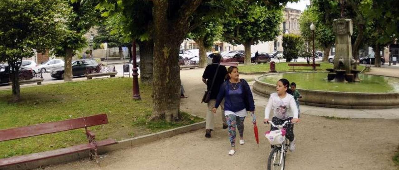 Debajo de la zona ajardinada se instalarán geotextiles que absorberán el agua de la lluvia.