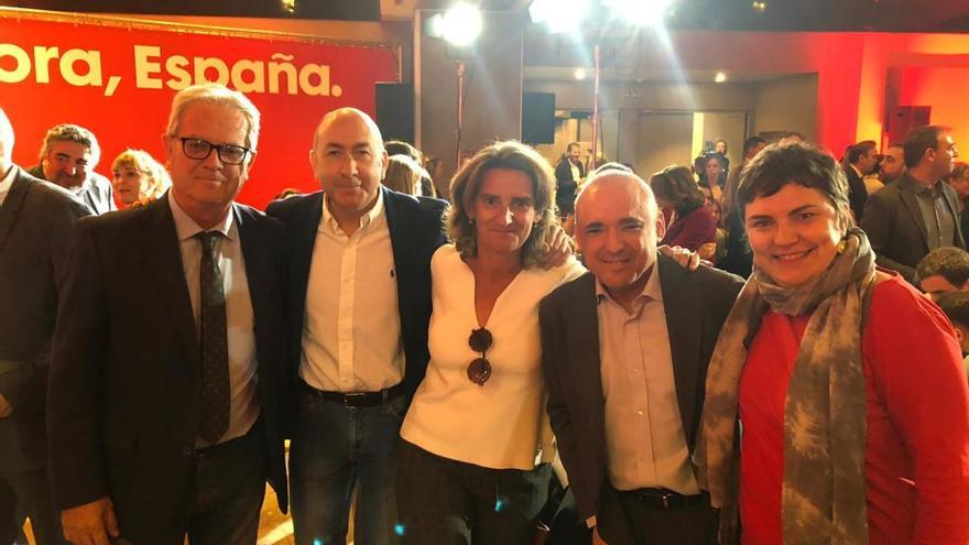 Candidatos socialistas junto a la ministra de Transición Ecológica, Teresa Ribera y el dirigente socialista Rafael Simancas.