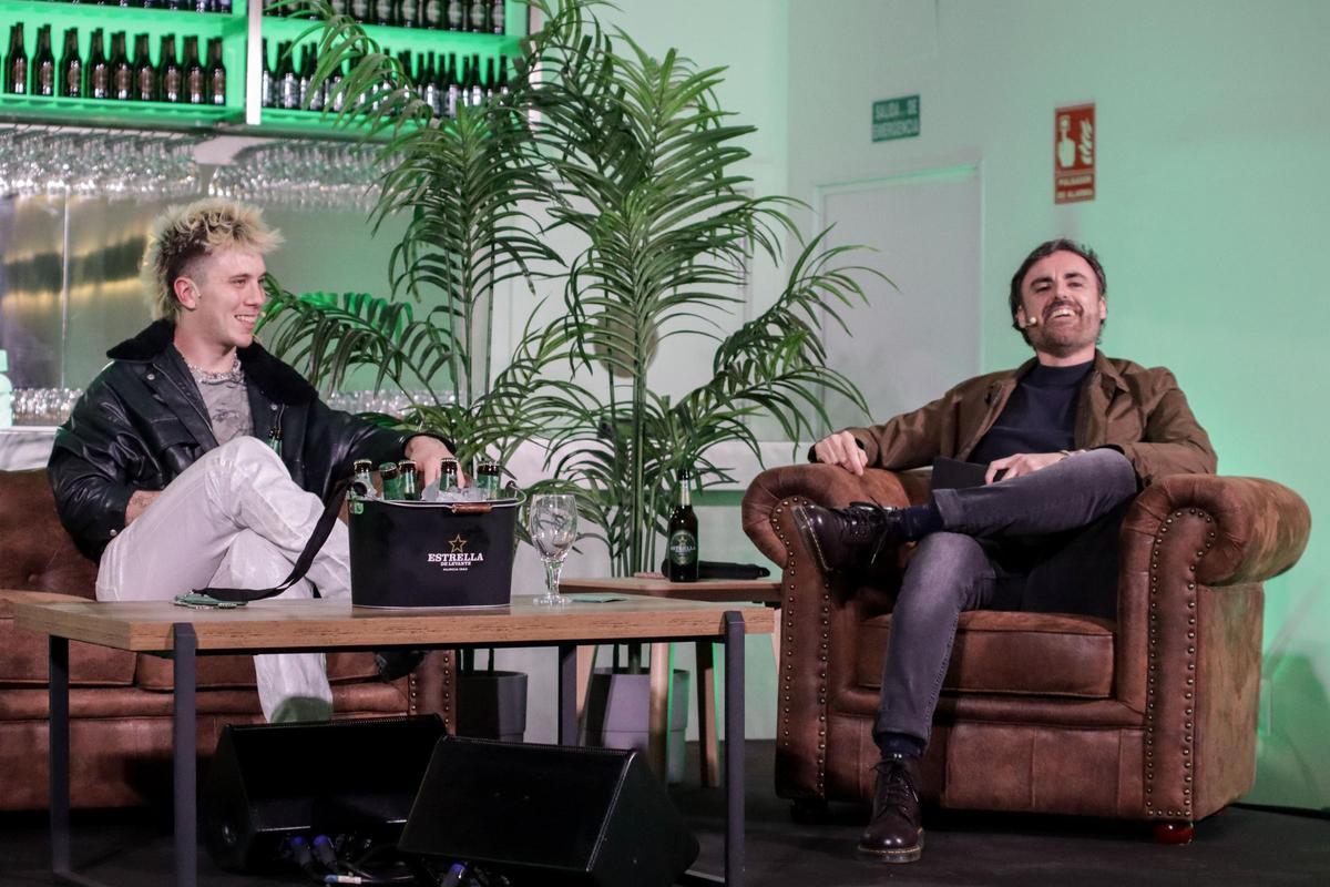 Entre las actividades previstas destaca una edición especial del podcast Sala de Catas, dirigido por Leonardo Cano, que contará con la participación de Walls, artista murciano y pregonero de la Feria de Murcia 2026.